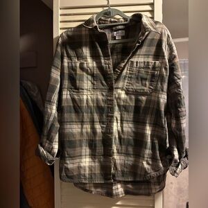 Gray Green Plaid Button‑Up Shirt - Casual Flannel